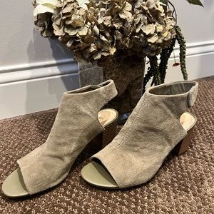 Clarks open toe suede shoes